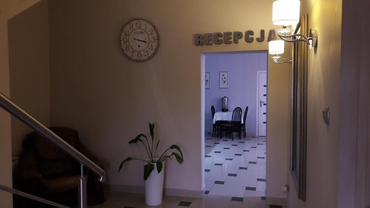 Hotel Maluch Tarczyn Exterior foto
